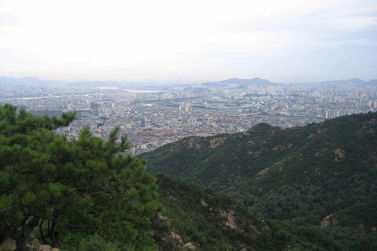 Achasan Hiking Guide: Han River Views and Sunrise