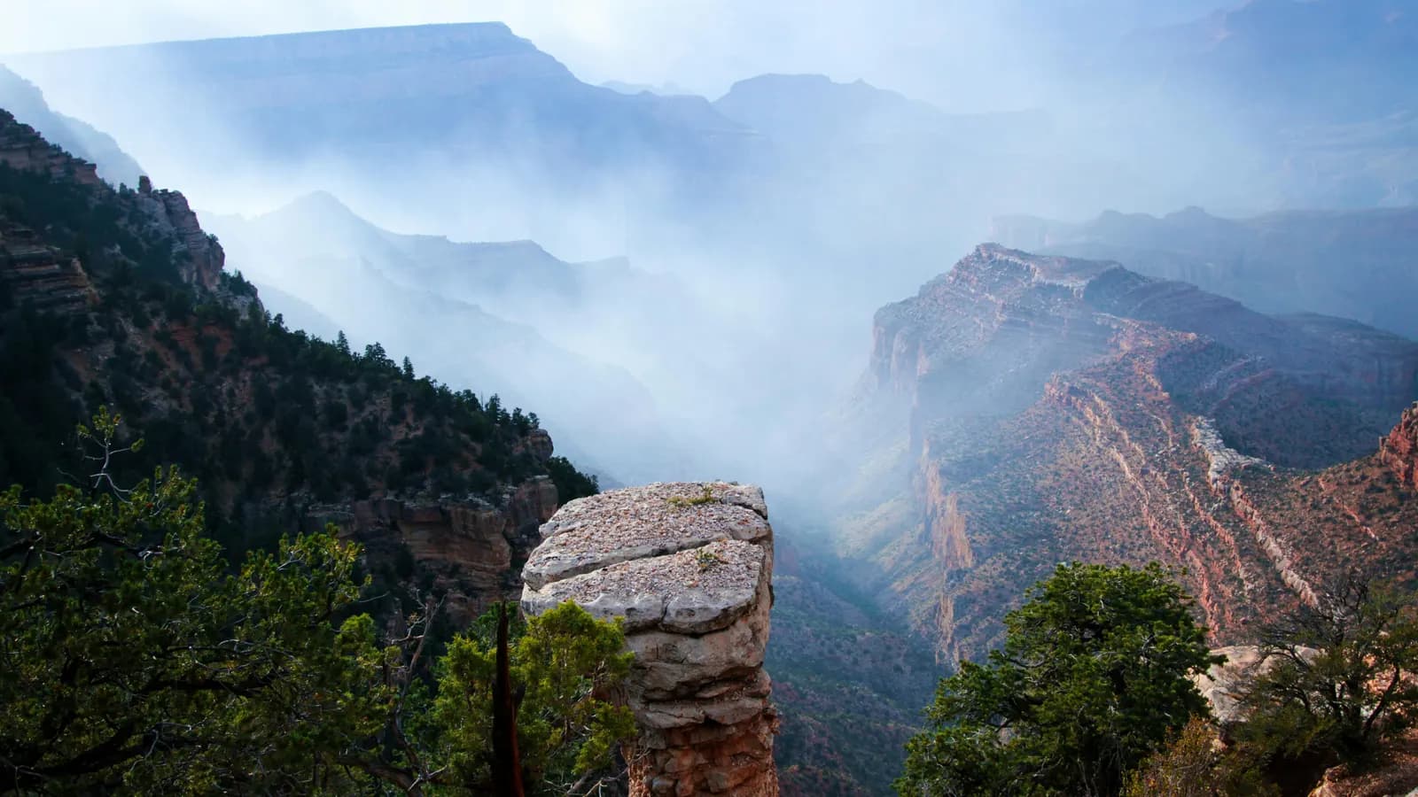 Angels Landing Hiking Guide: Permits, Chains, and How to Climb from Las Vegas