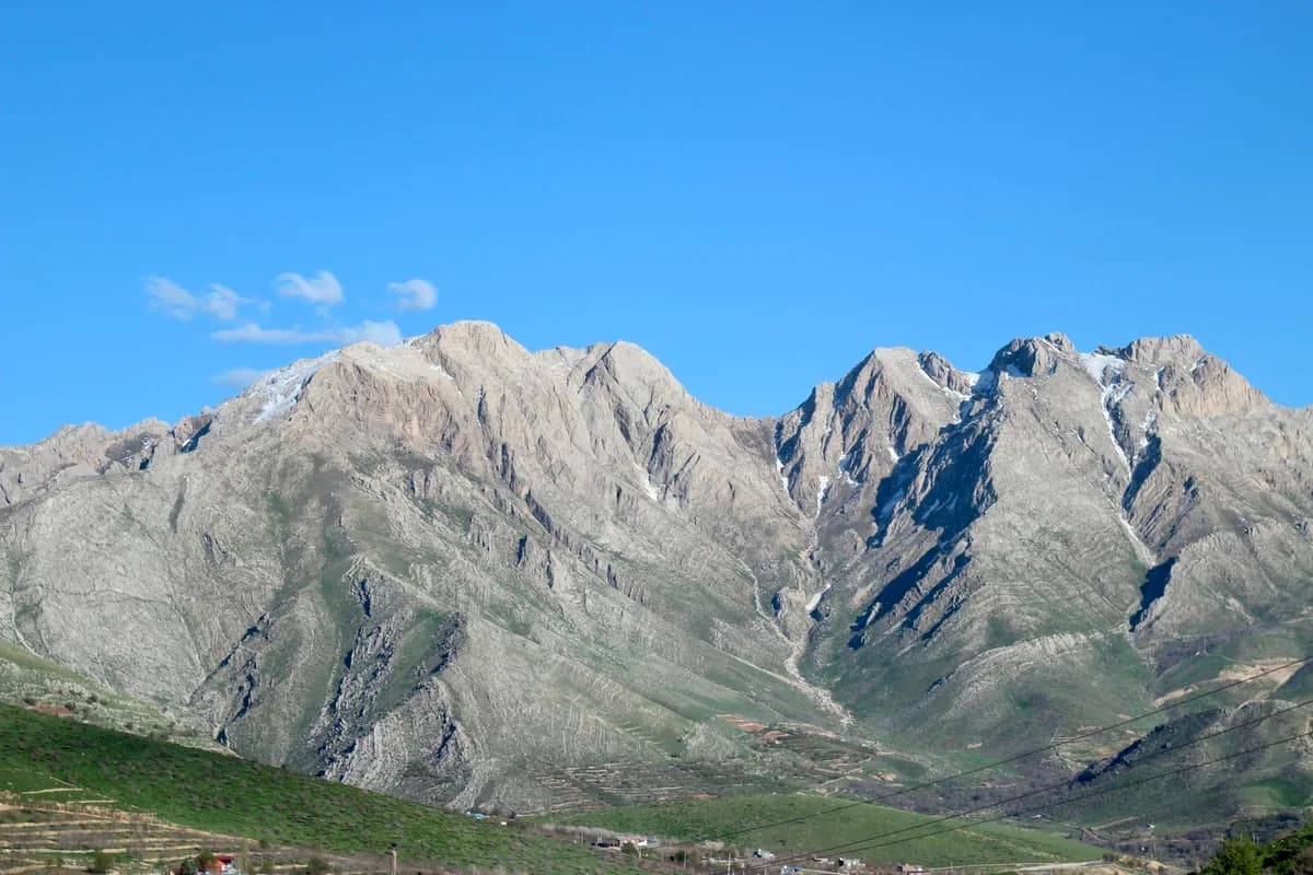 Bulamsan Hiking Guide: Granite Ridge and Azaleas