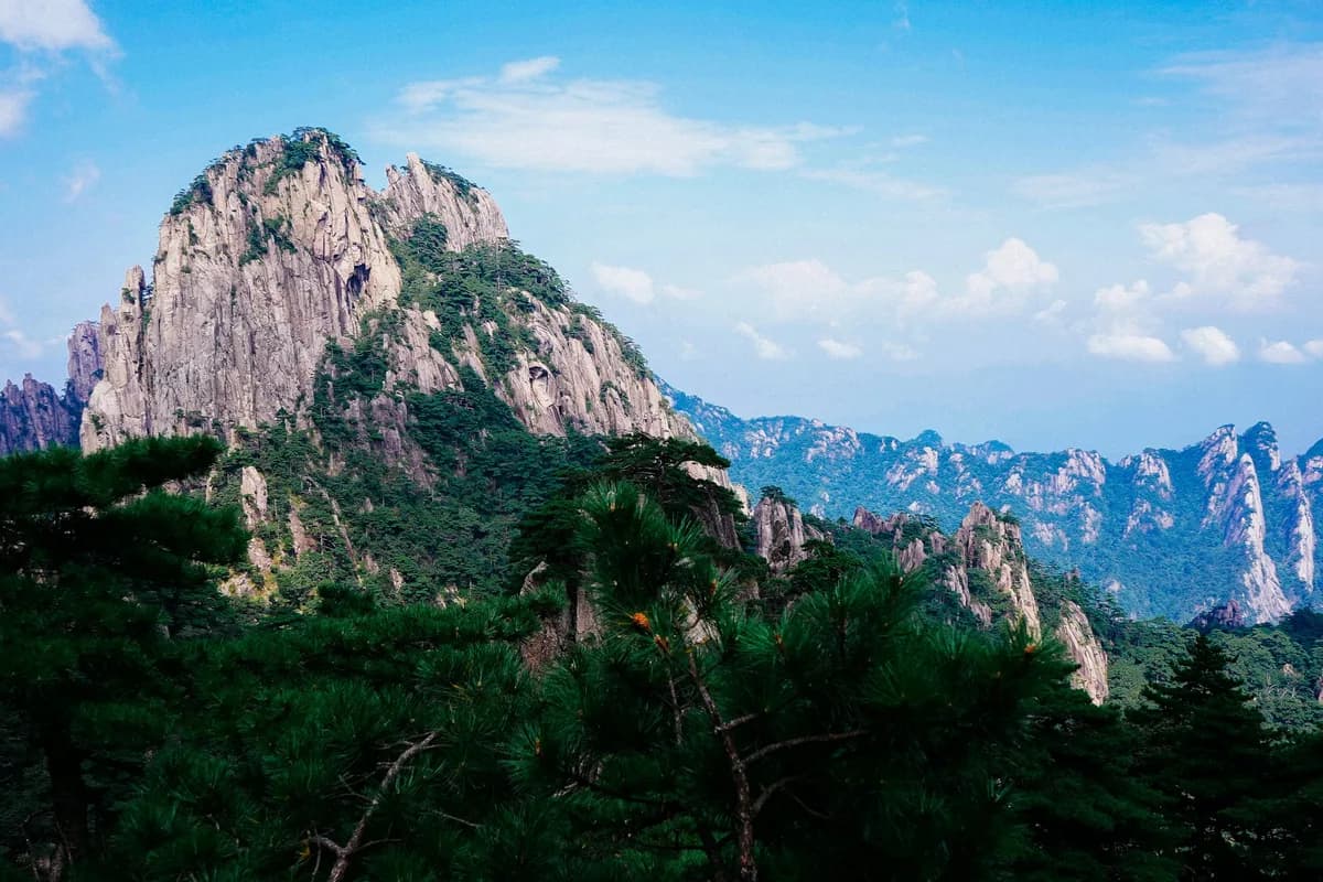 Inwangsan Hiking Guide: Easy Hike Near Gyeongbokgung