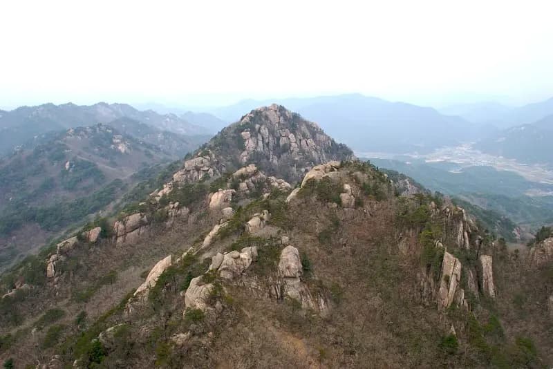 Songnisan Hiking Guide: Beopjusa and Munjangdae hiking trail in Korea