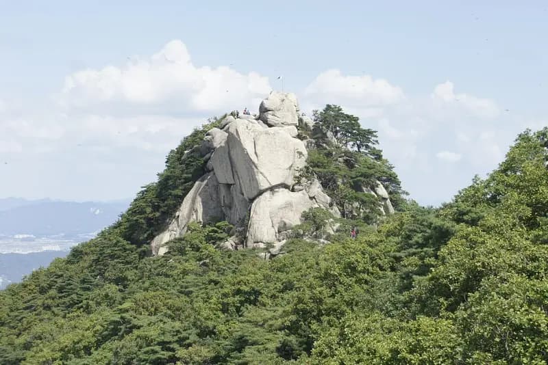 Suraksan Hiking Guide: Gichabawi Rock Scramble hiking trail in Korea