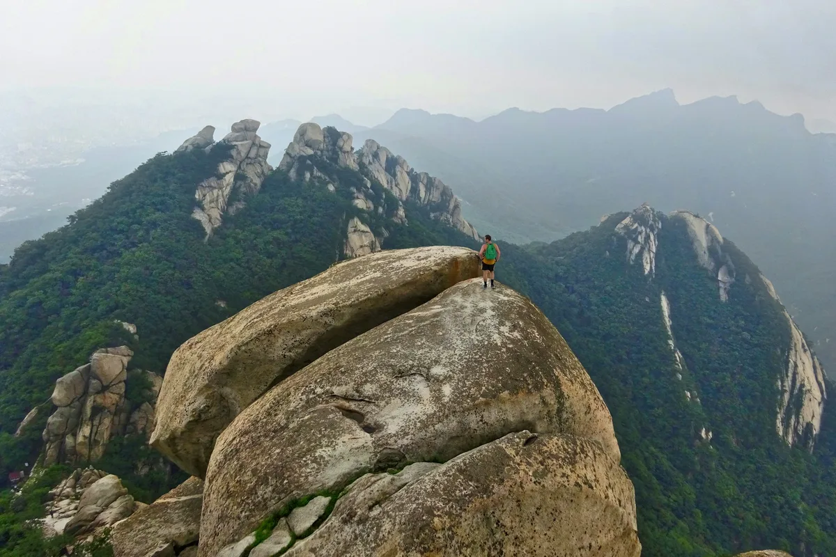 Bukhansan bibong ridge sunset fortress wall view