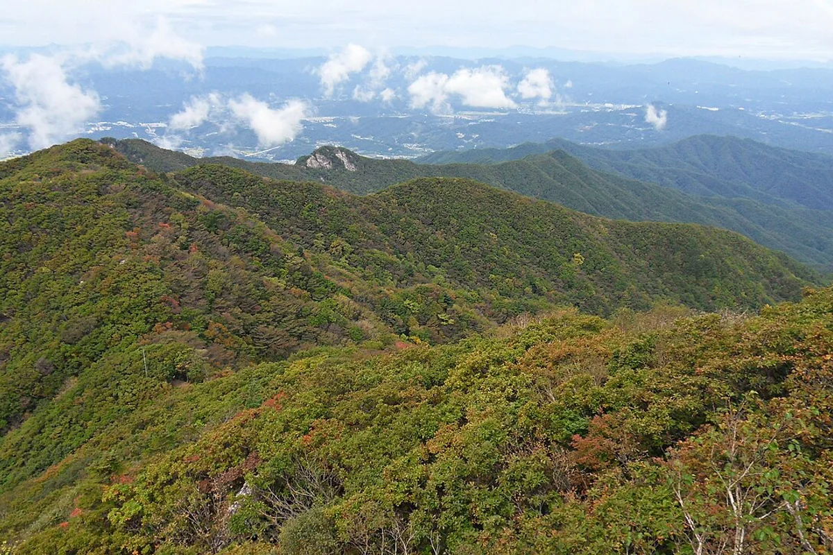 Chiaksan Seryeom Waterfall valley Guryongsa trail