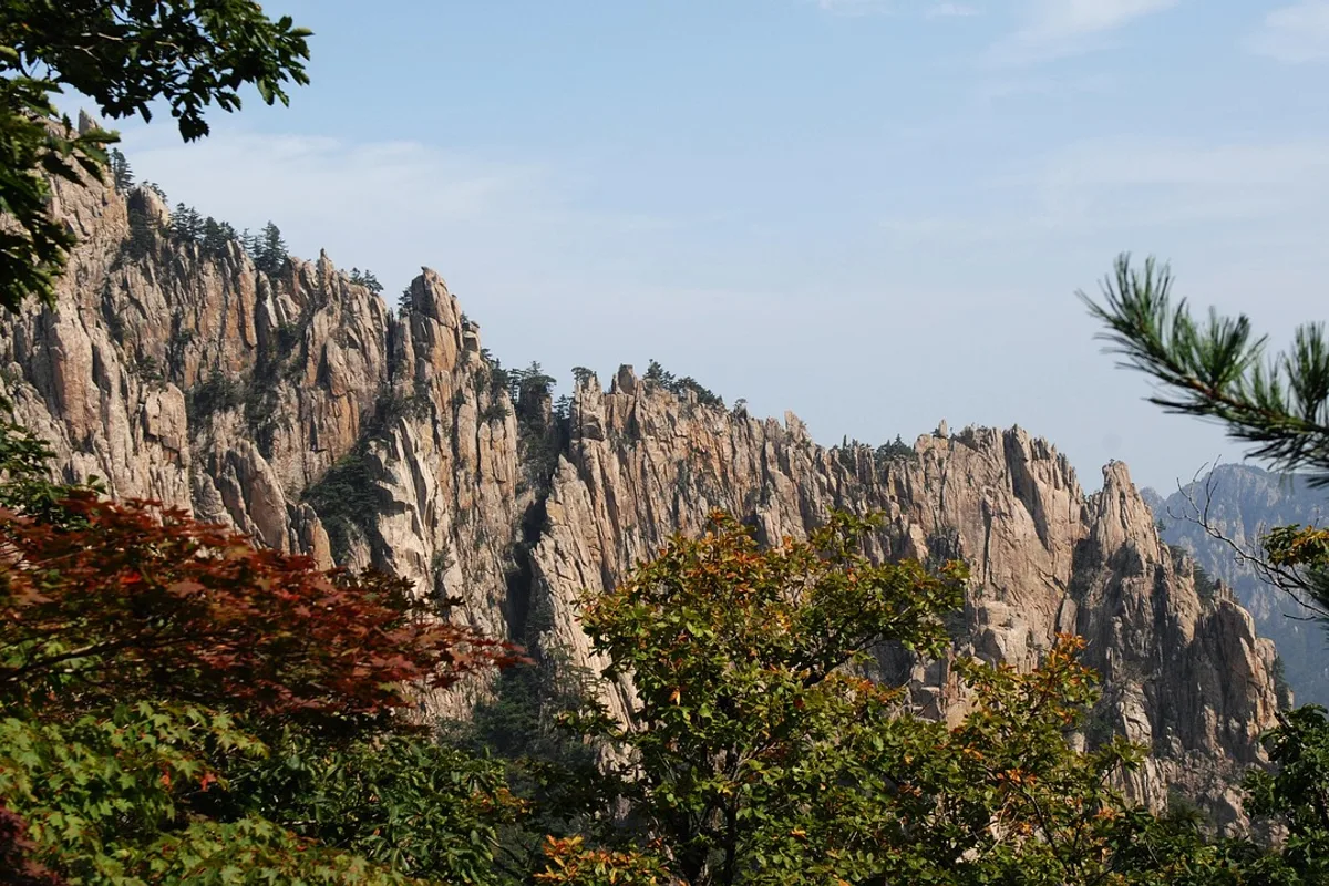 Gwanaksan Sadang ridge trail autumn foliage view