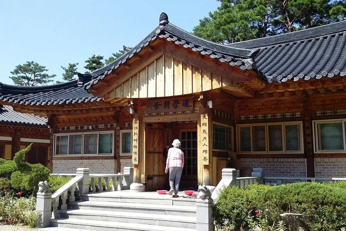 Gyeryongsan Nammae Twin Towers Silla pagodas ridge trail
