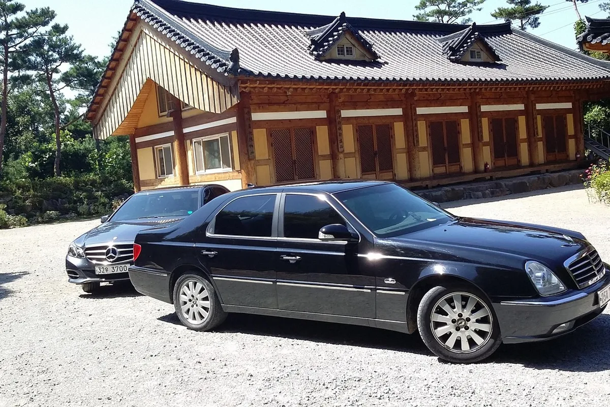 Gyeryongsan Gapsa Temple autumn foliage Chugapsa valley stream
